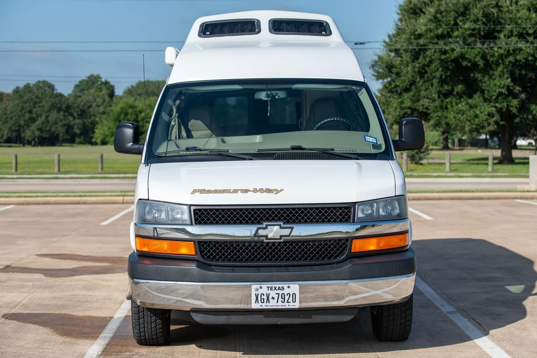 2006 Chevrolet Express - Image 2 of 31