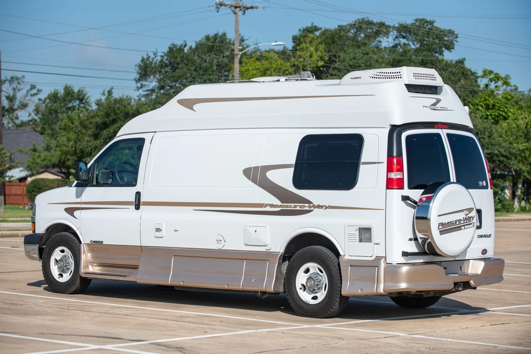 2006 Chevrolet Express - Image 7 of 31