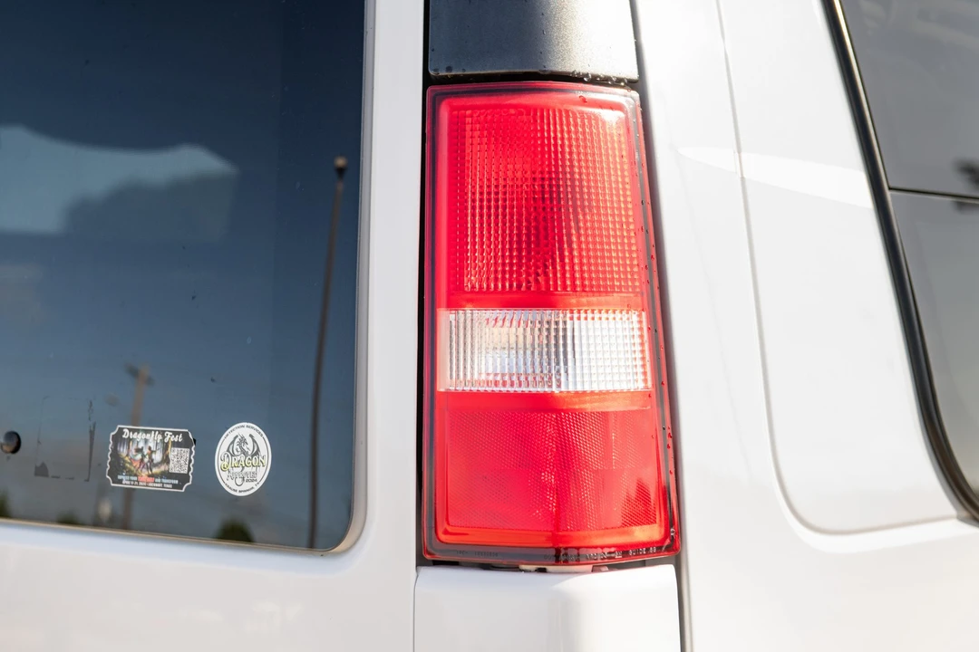 2006 Chevrolet Express - Image 20 of 31