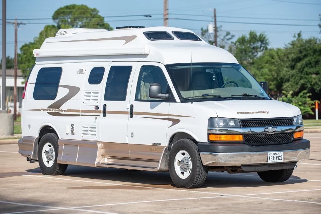 2006 Chevrolet Express - Image 3 of 31
