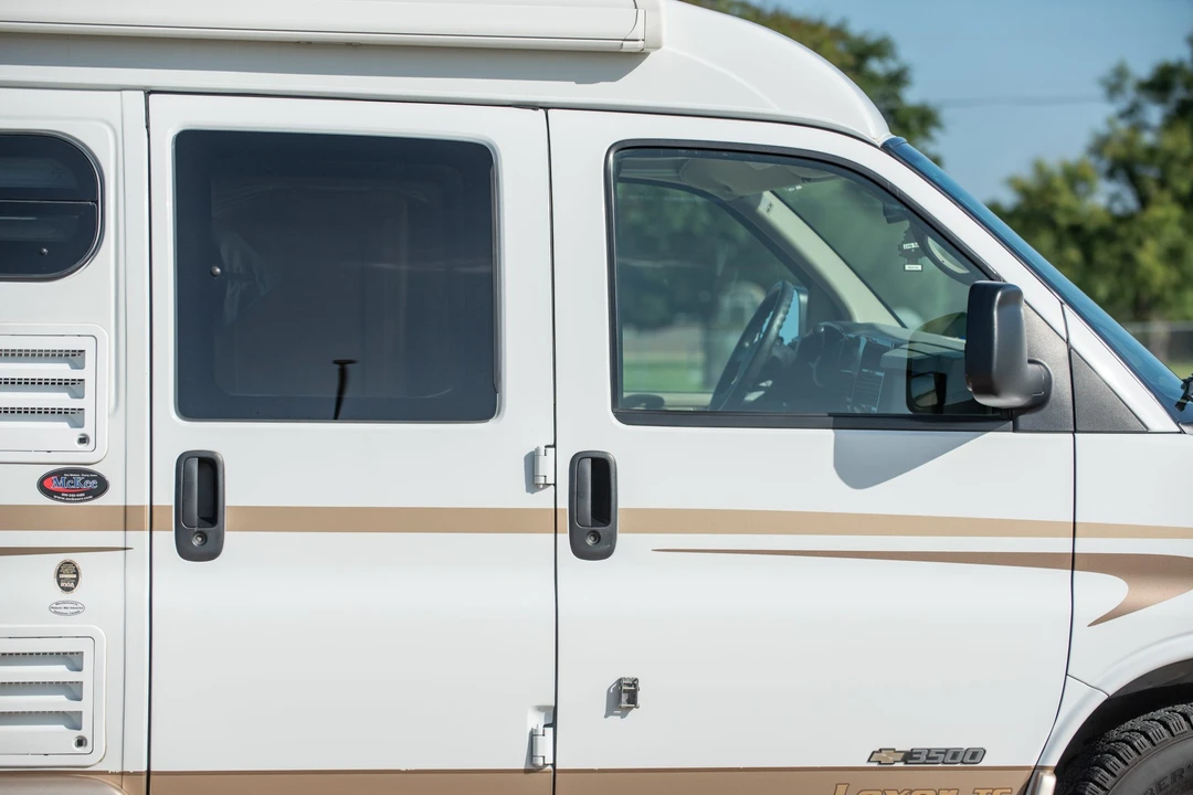 2006 Chevrolet Express - Image 28 of 31