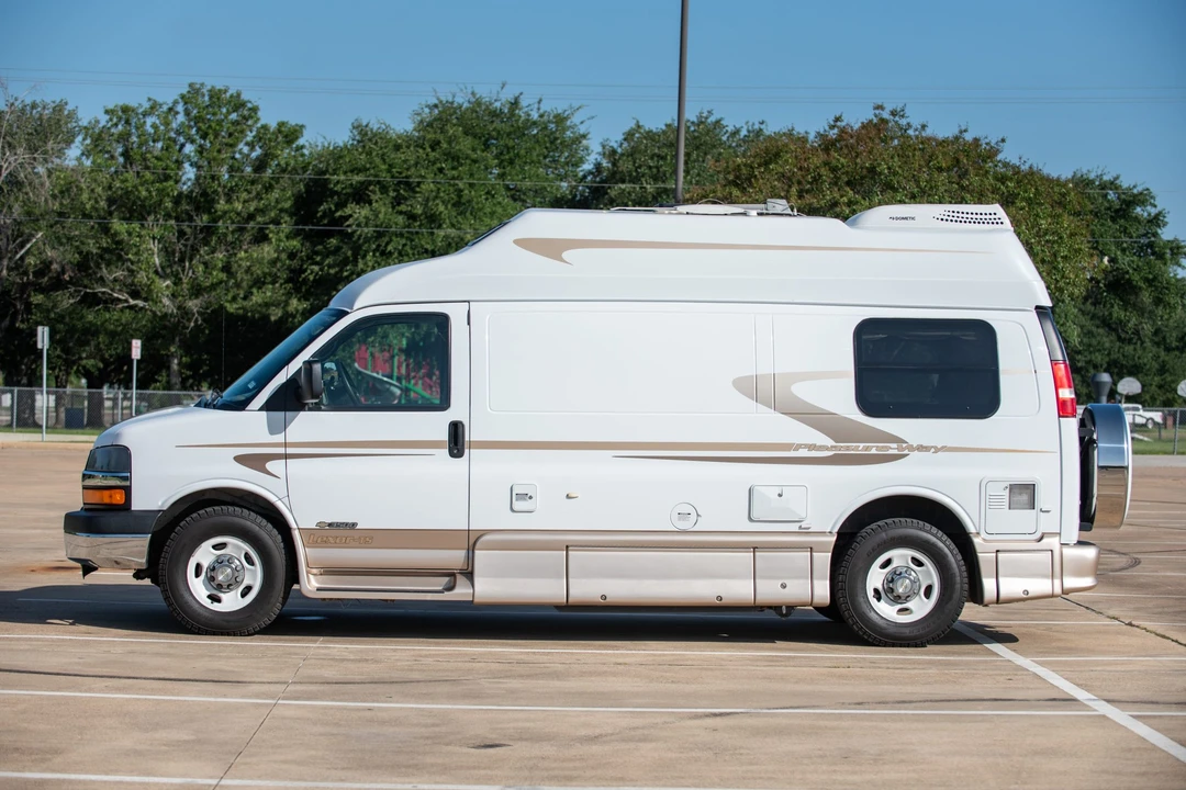 2006 Chevrolet Express - Image 8 of 31