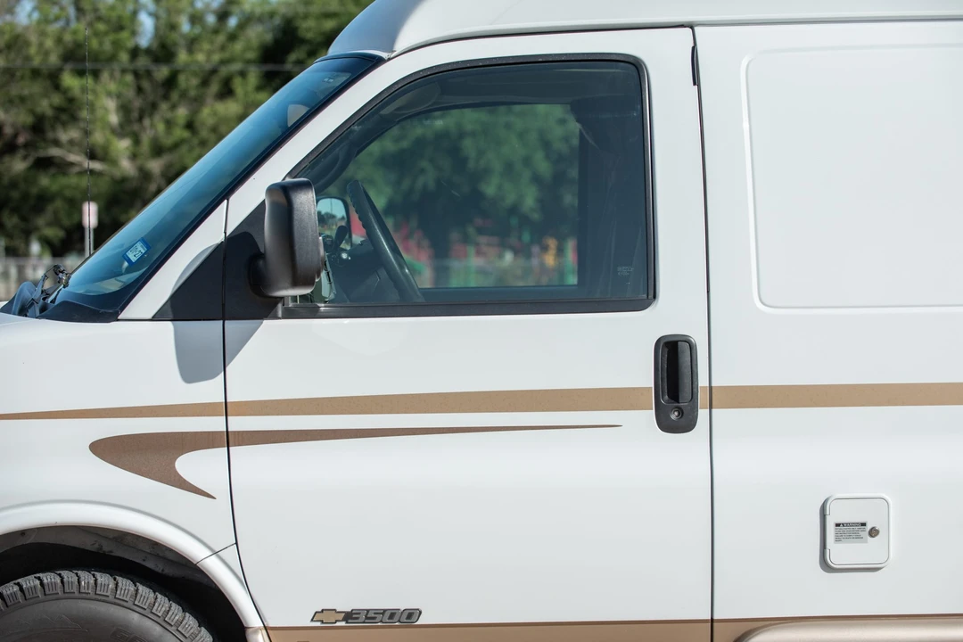 2006 Chevrolet Express - Image 27 of 31