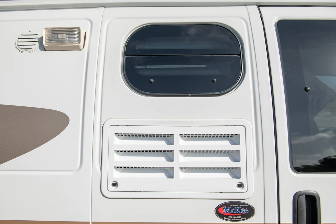 2006 Chevrolet Express - Image 30 of 31