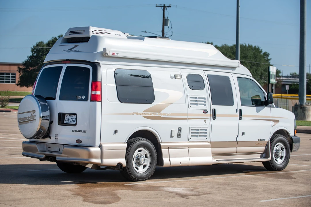 2006 Chevrolet Express - Image 5 of 31