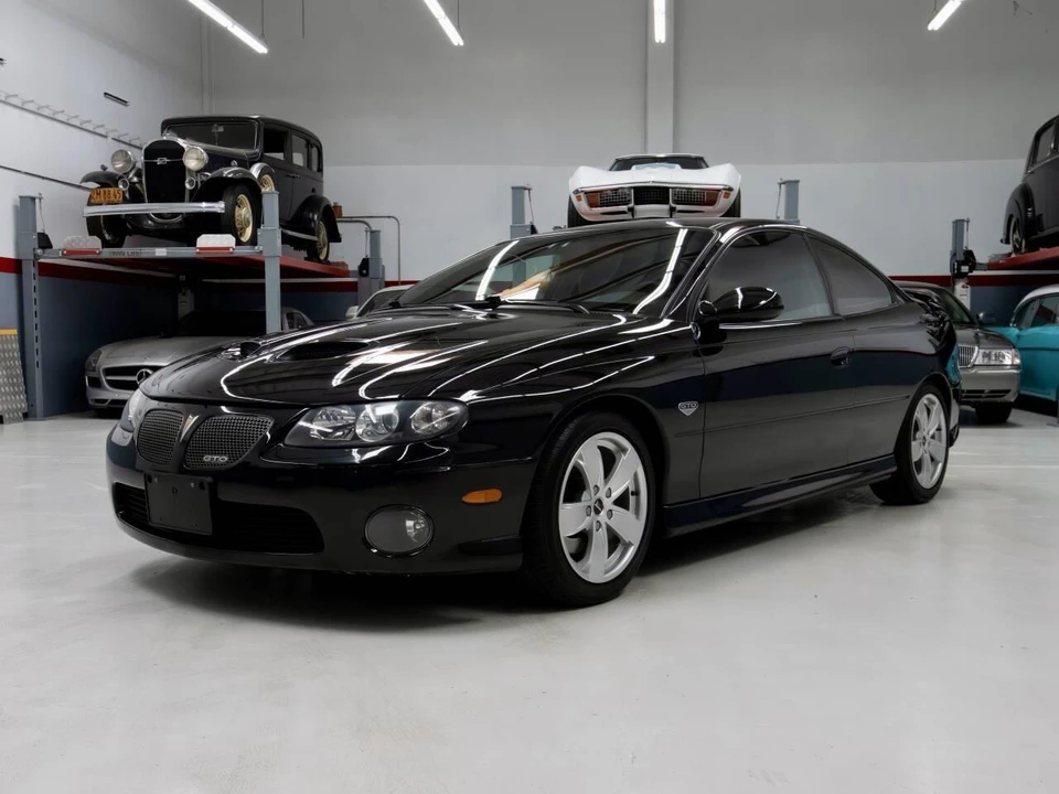 2006 Pontiac GTO 4th Gen - Image 2 of 31