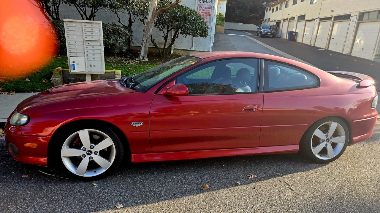 2006 Pontiac GTO 4th Gen - Image 2 of 4
