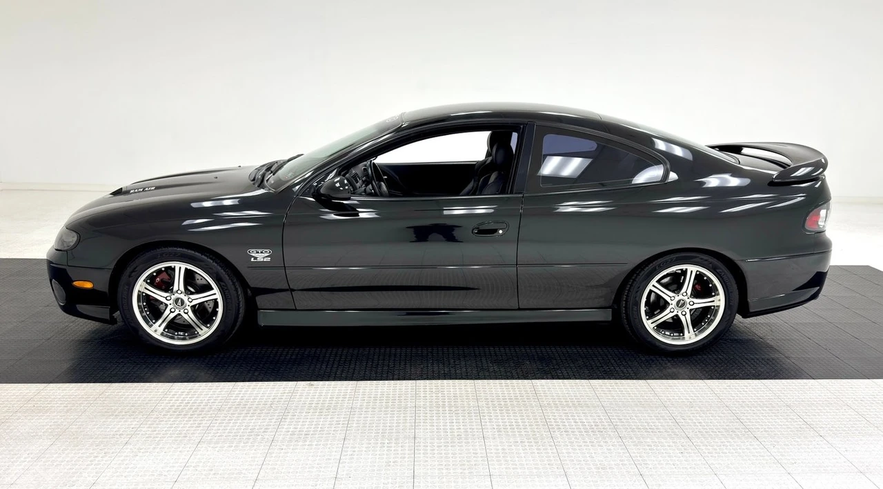 2006 Pontiac GTO 4th Gen - Image 2 of 12