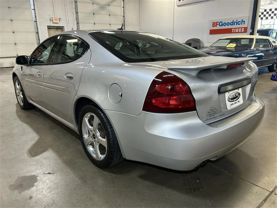 2006 Pontiac Grand Prix 3rd+ Gen - Image 7 of 31