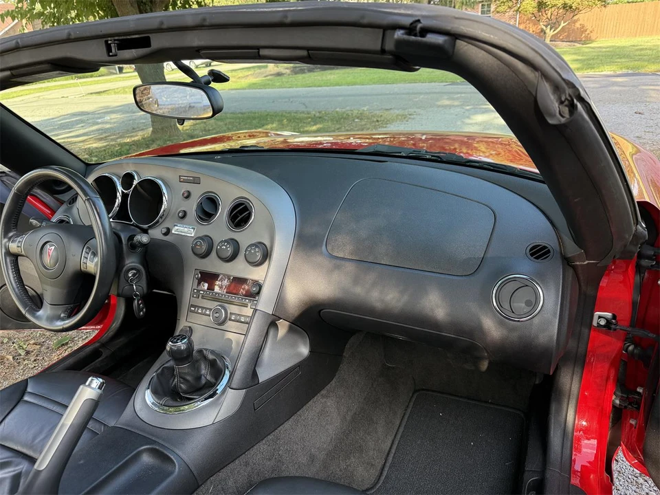 2006 Pontiac Solstice - Image 15 of 31