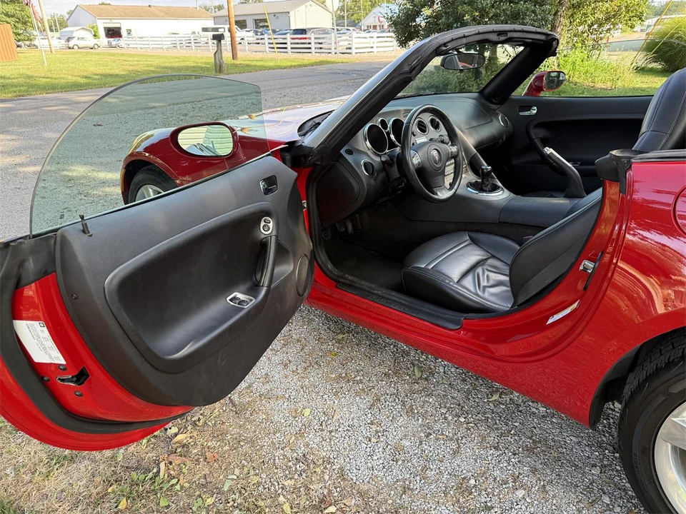 2006 Pontiac Solstice - Image 19 of 31