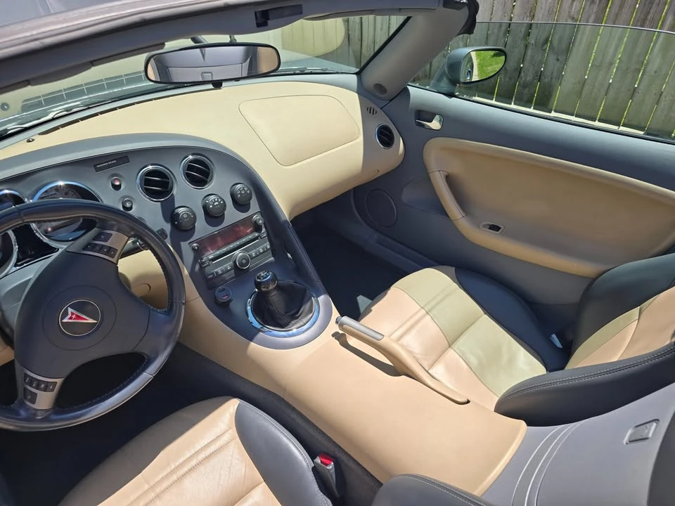 2006 Pontiac Solstice - Image 10 of 11