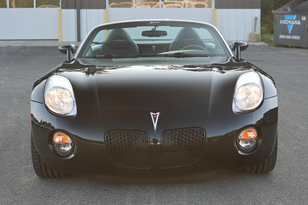 2006 Pontiac Solstice - Image 2 of 31