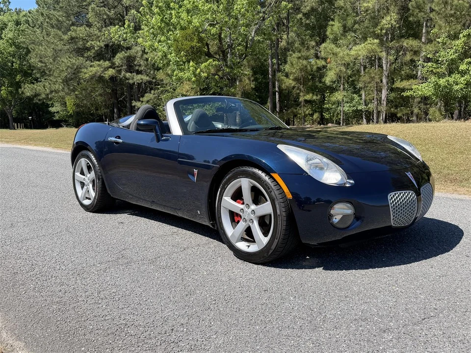 2006 Pontiac Solstice - Image 2 of 9
