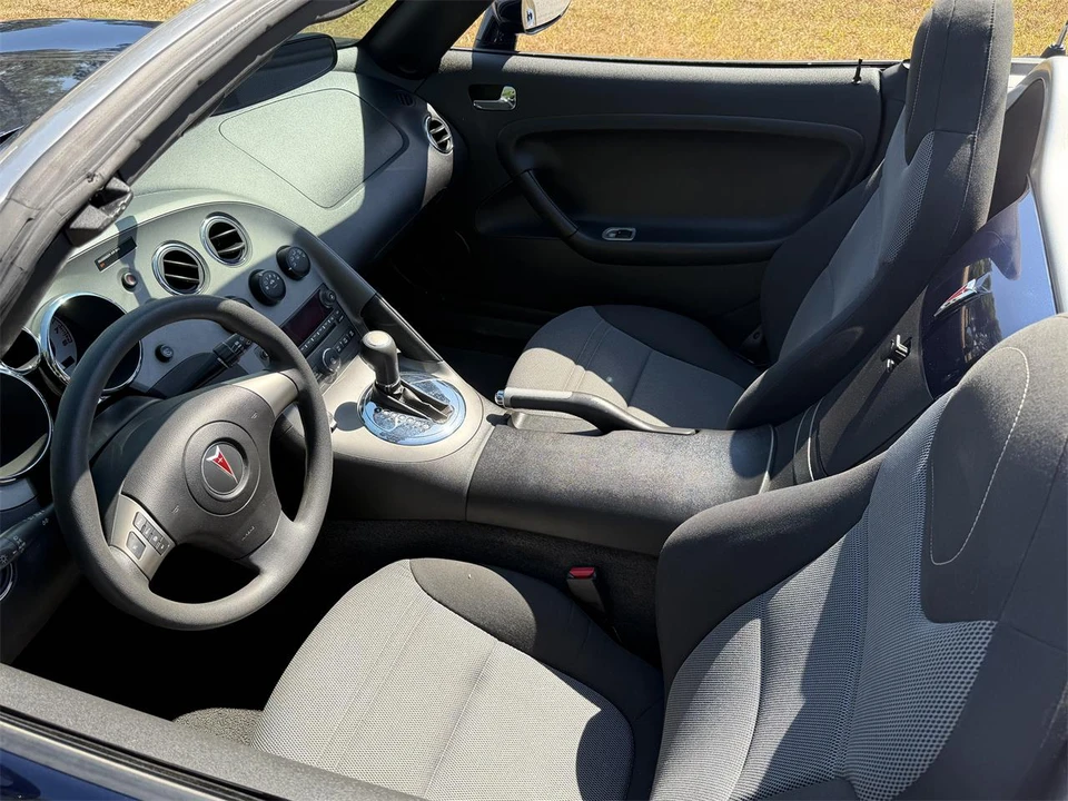 2006 Pontiac Solstice - Image 7 of 9