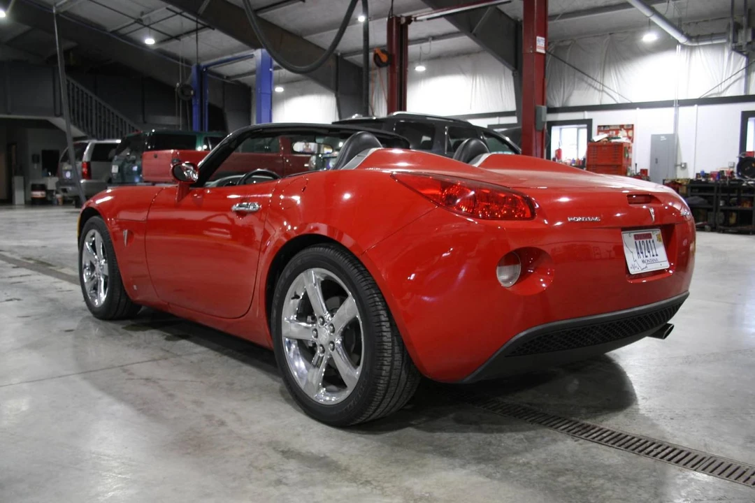 2006 Pontiac Solstice - Image 2 of 19