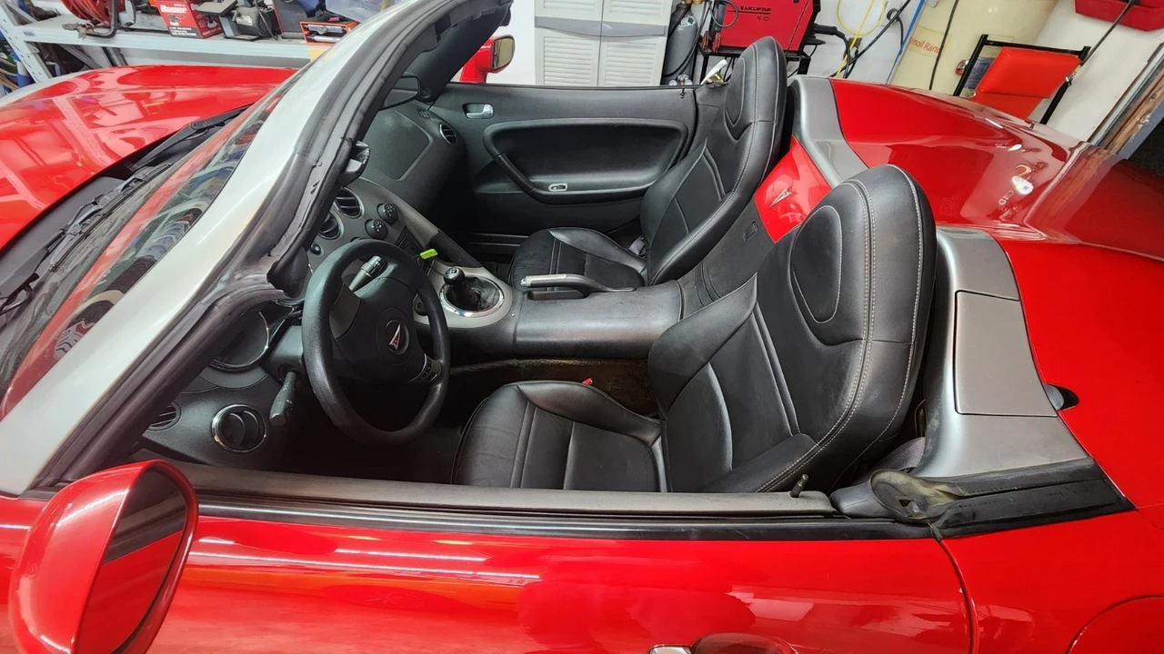 2006 Pontiac Solstice - Image 12 of 21