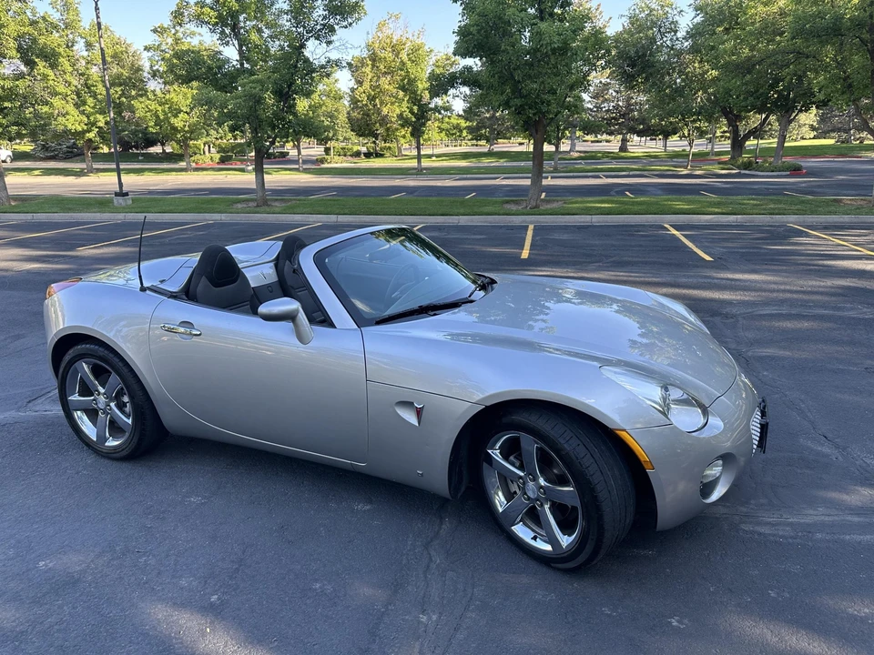 2006 Pontiac Solstice - Image 2 of 31