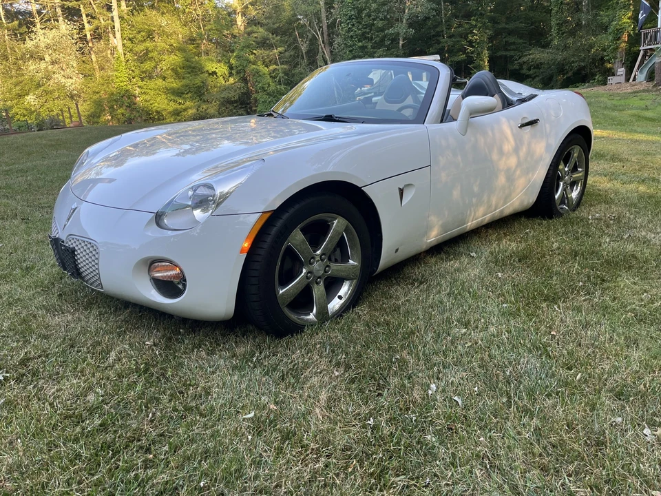 2006 Pontiac Solstice - Image 2 of 31