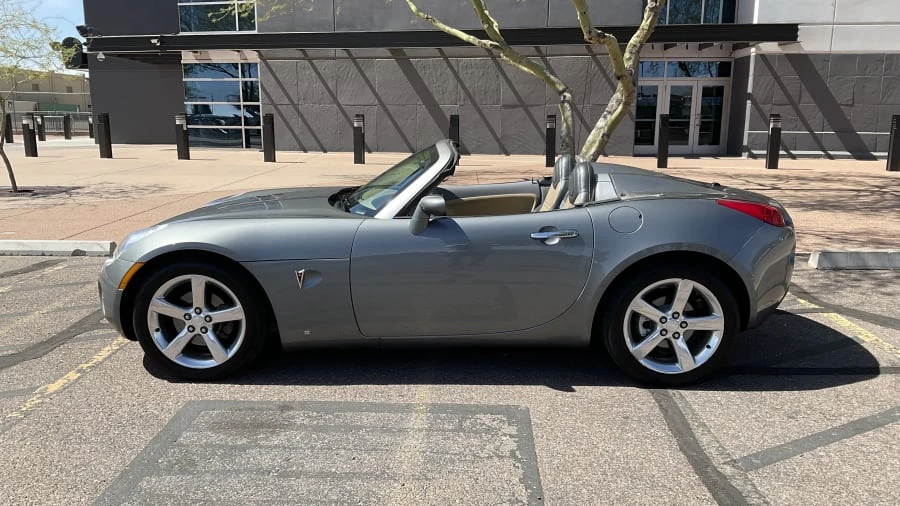 2006 Pontiac Solstice - Image 2 of 11