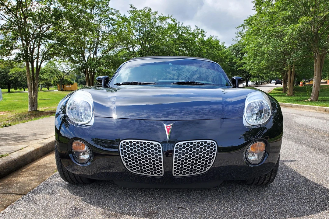 2006 Pontiac Solstice - Image 2 of 31