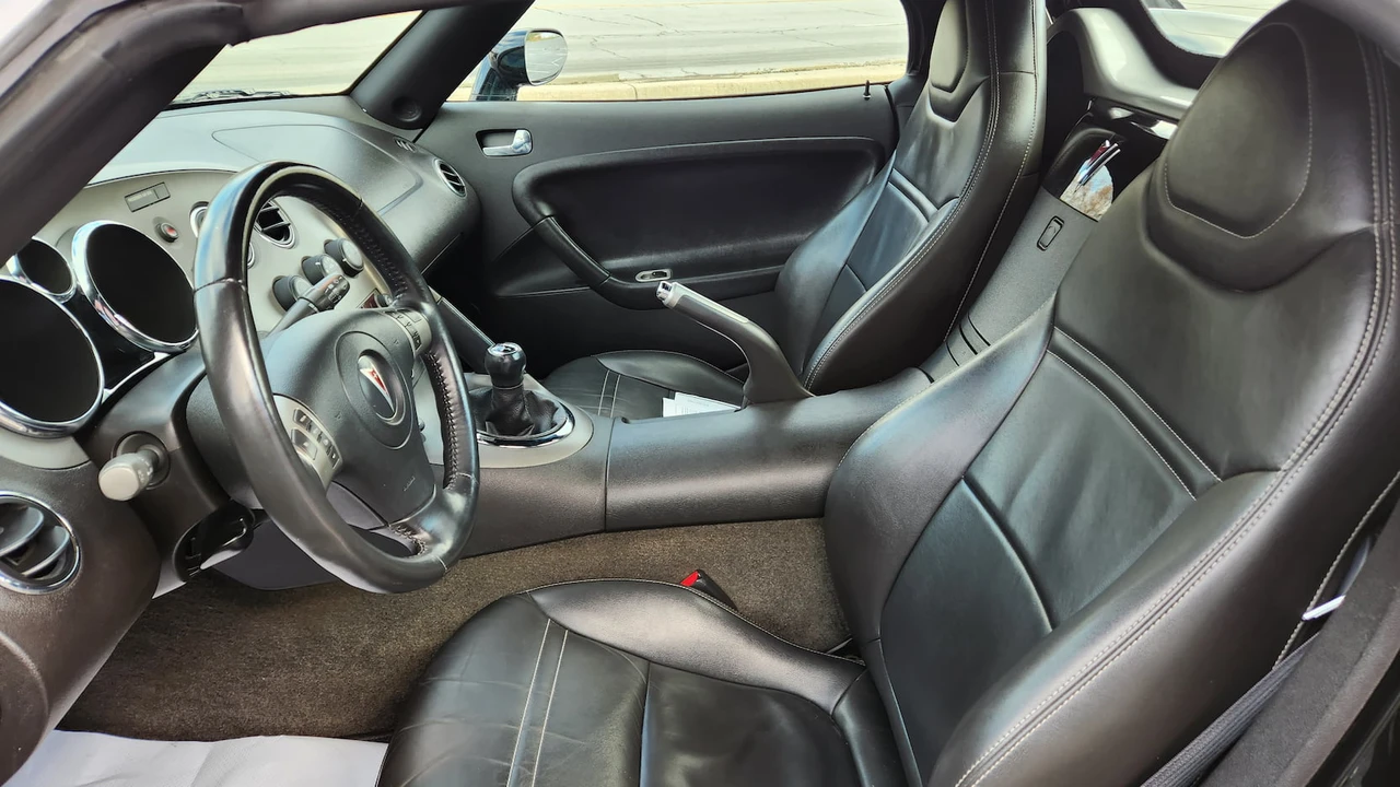 2006 Pontiac Solstice - Image 3 of 11
