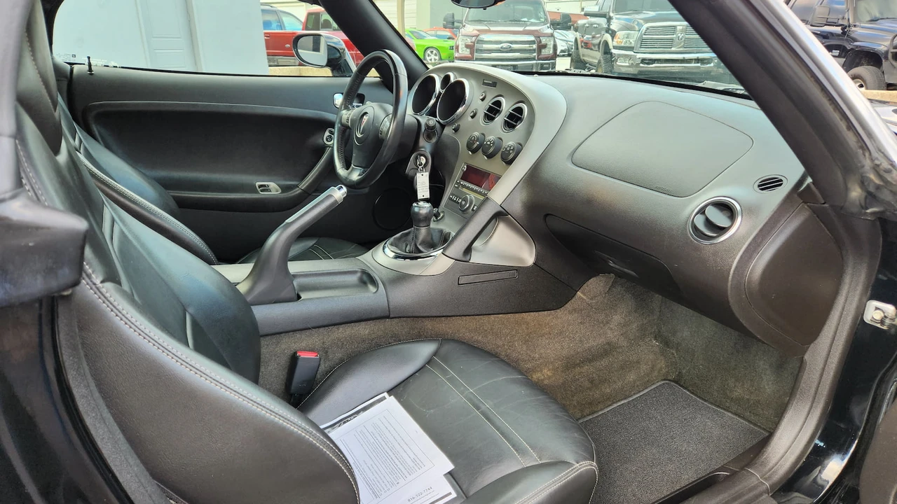 2006 Pontiac Solstice - Image 5 of 11