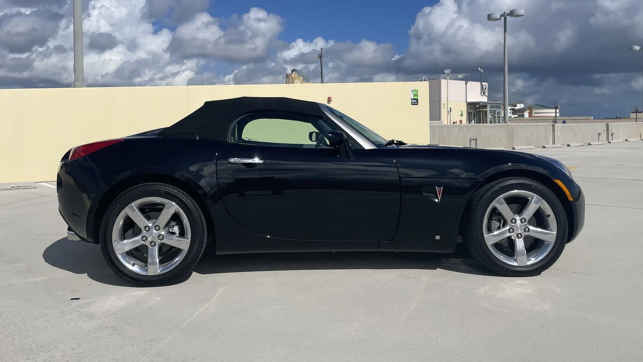 2006 Pontiac Solstice - Image 2 of 25