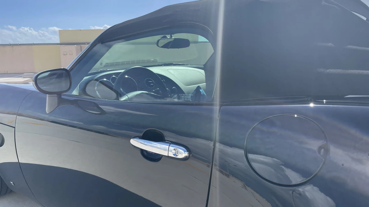 2006 Pontiac Solstice - Image 9 of 25
