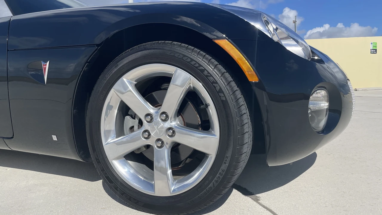 2006 Pontiac Solstice - Image 13 of 25