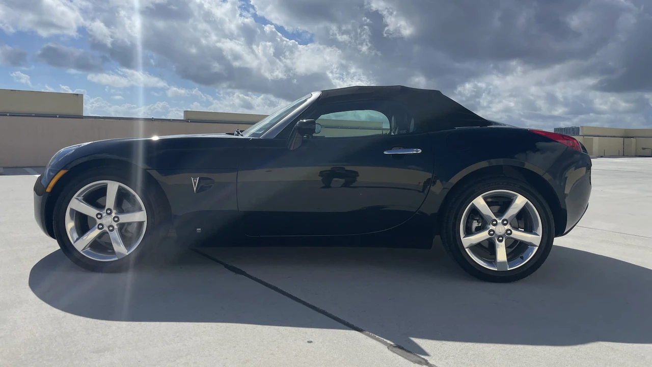 2006 Pontiac Solstice - Image 24 of 25