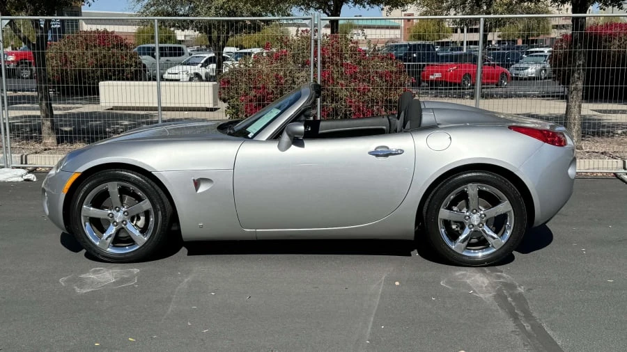 2006 Pontiac Solstice - Image 2 of 13