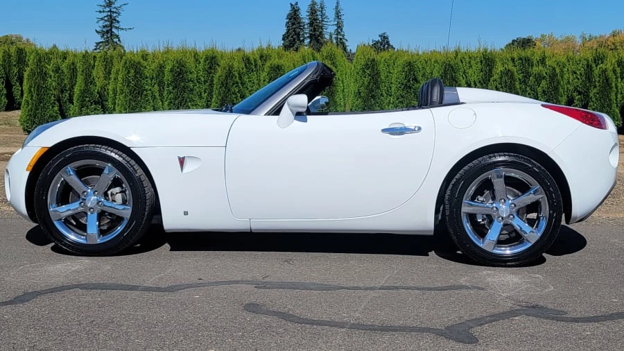 2006 Pontiac Solstice - Image 2 of 23