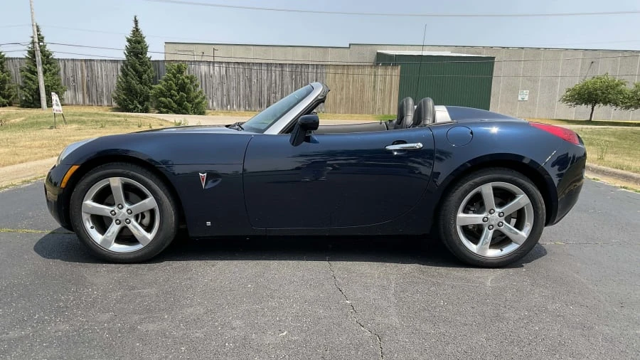 2006 Pontiac Solstice - Image 2 of 12
