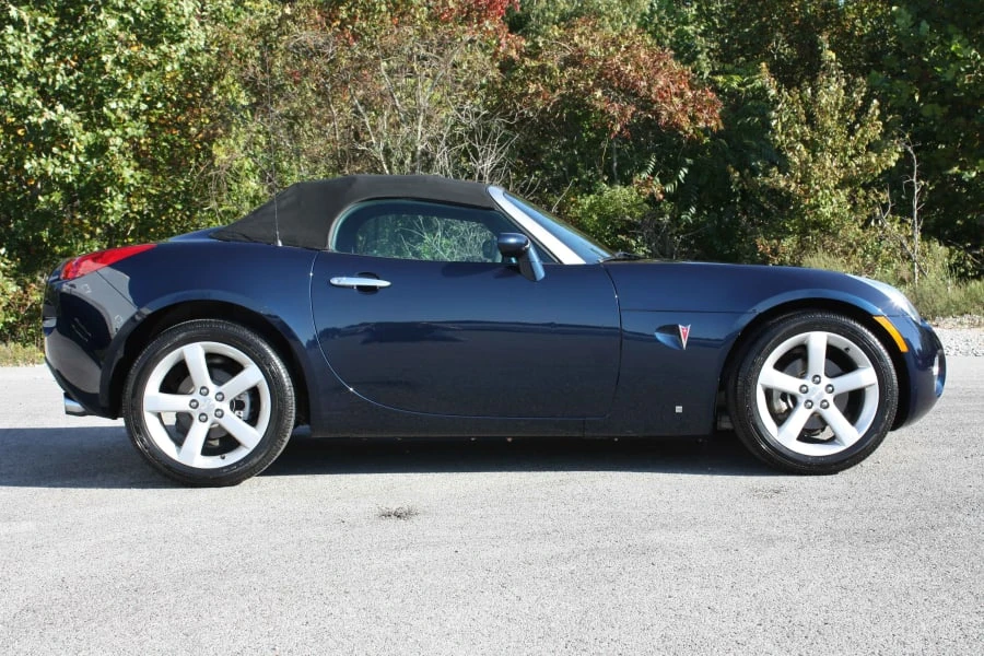 2006 Pontiac Solstice - Image 2 of 13