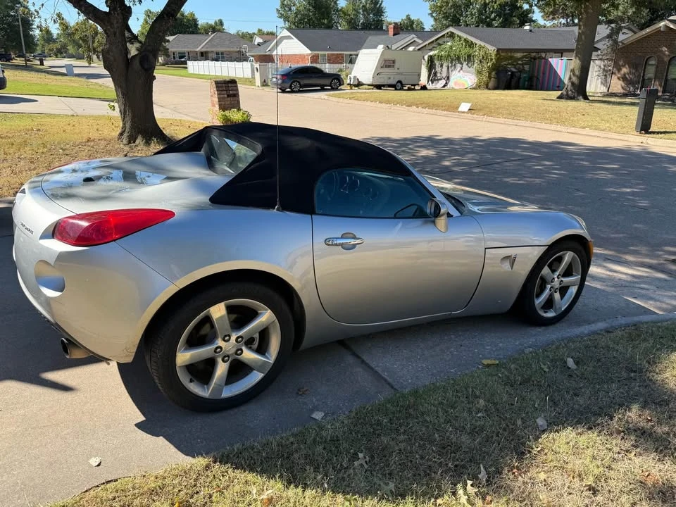 2006 Pontiac Solstice - Image 2 of 9