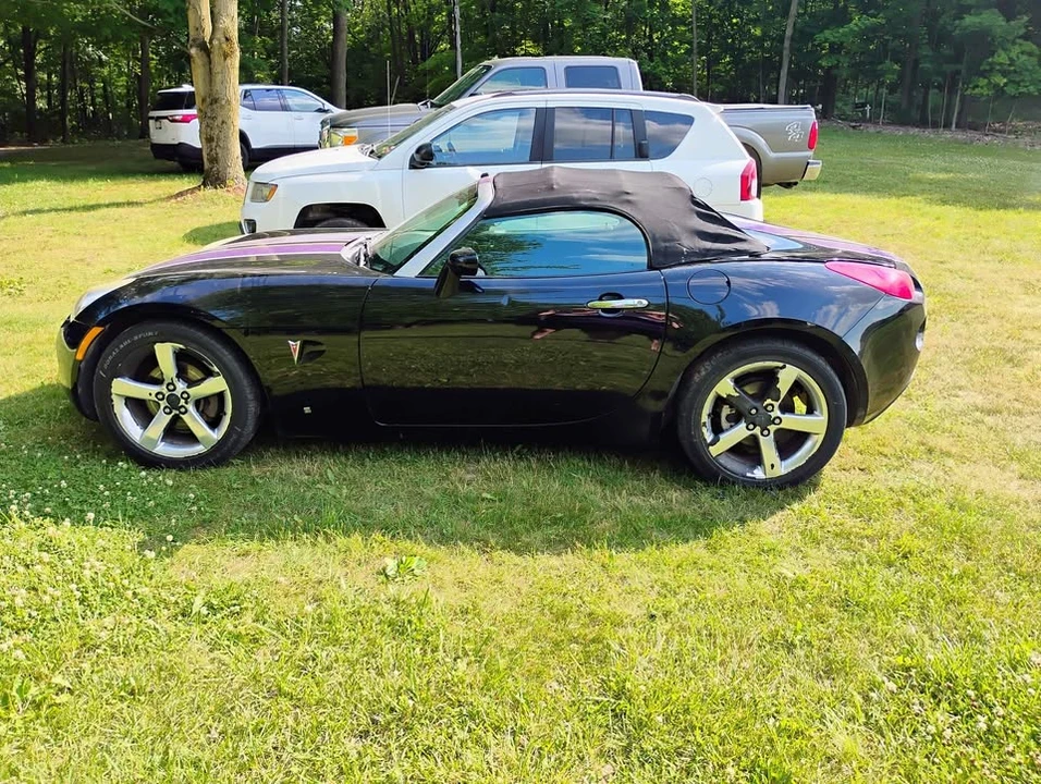 2006 Pontiac Solstice - Image 2 of 11