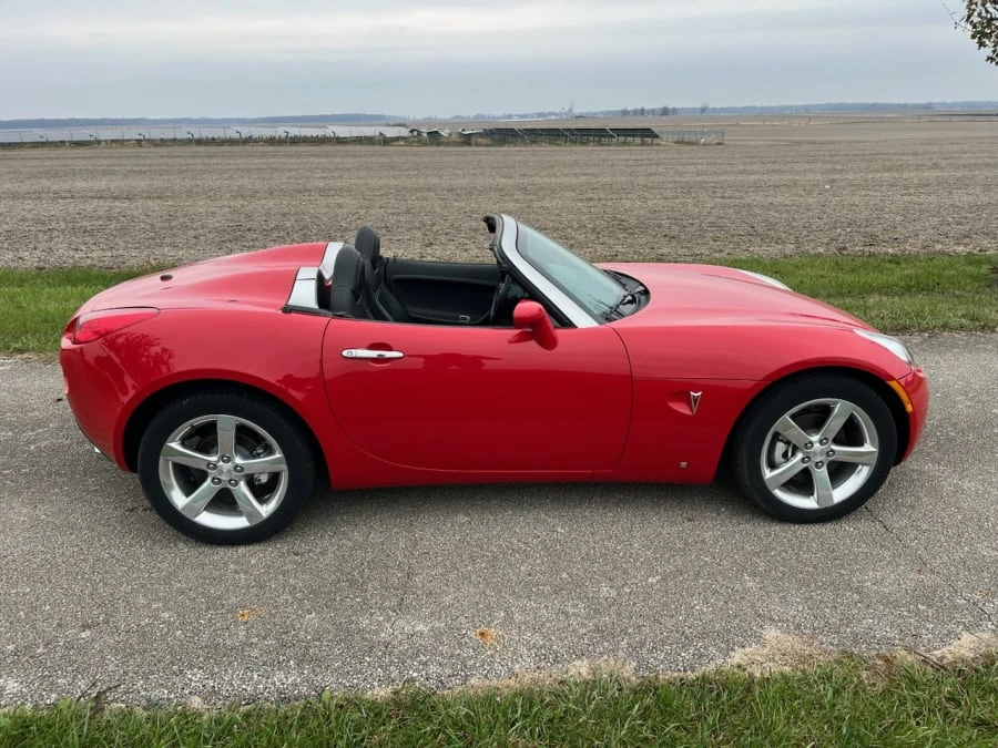 2006 Pontiac Solstice - Image 2 of 11