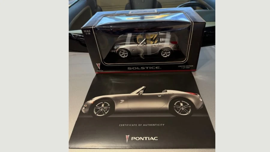 2006 Pontiac Solstice - Image 15 of 16