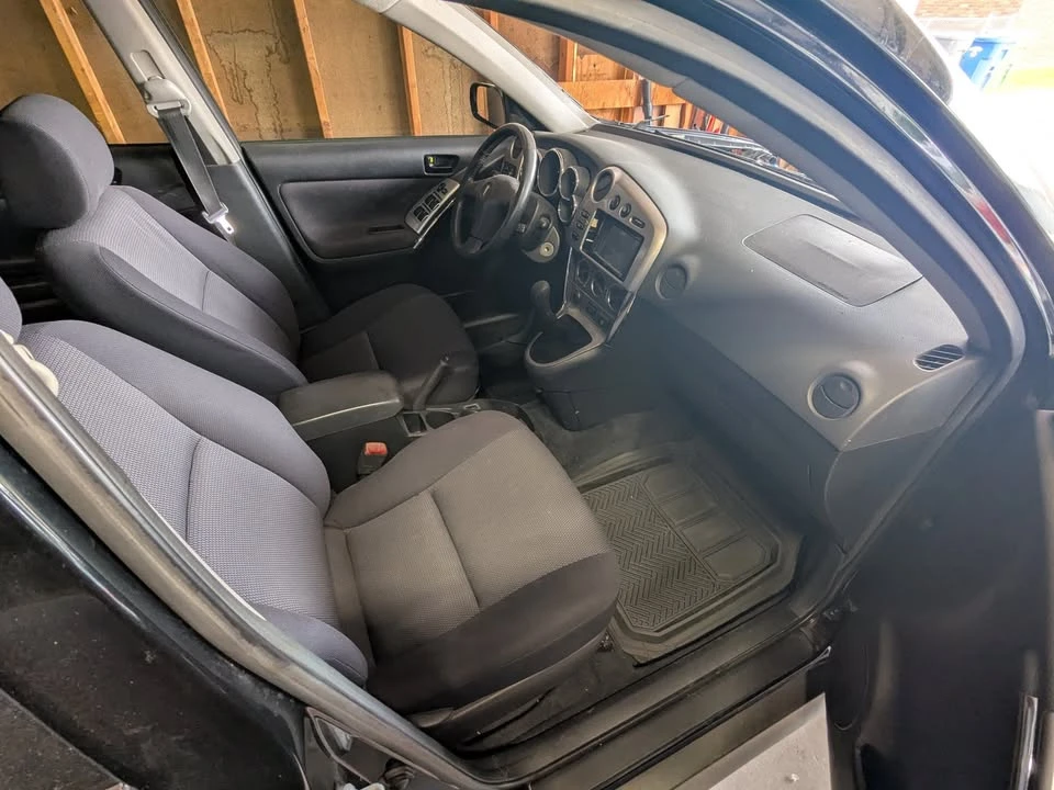 2006 Pontiac Vibe - Image 2 of 11