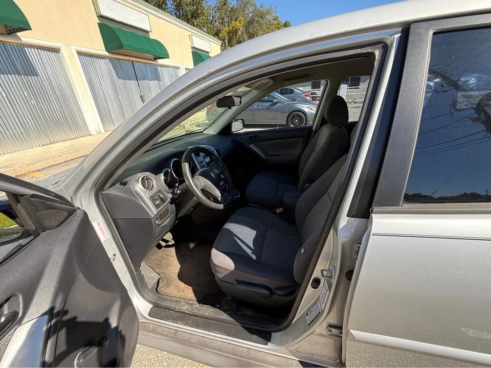 2006 Pontiac Vibe - Image 9 of 11