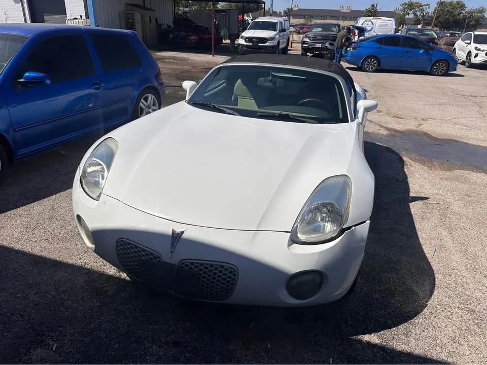 2006 Pontiac Solstice - Image 2 of 9