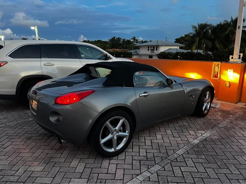 2006 Pontiac Solstice - Image 2 of 4