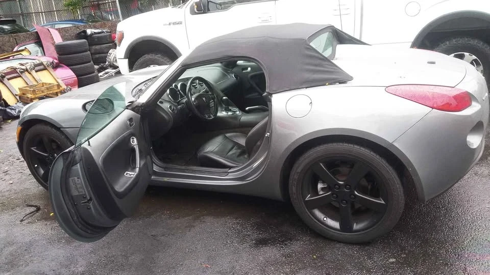 2006 Pontiac Solstice - Image 13 of 14