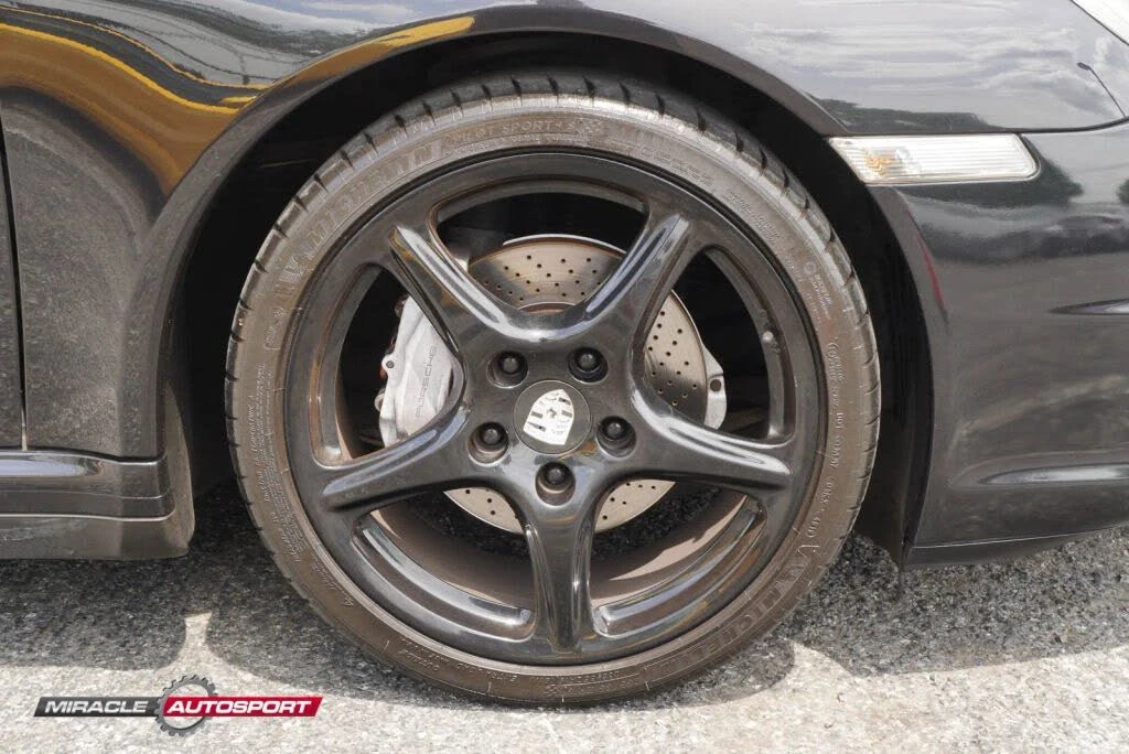 2006 Porsche 997 Carrera 4 - Image 10 of 31