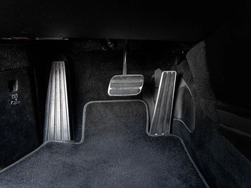 2006 Porsche 997 Carrera 4 - Image 16 of 31