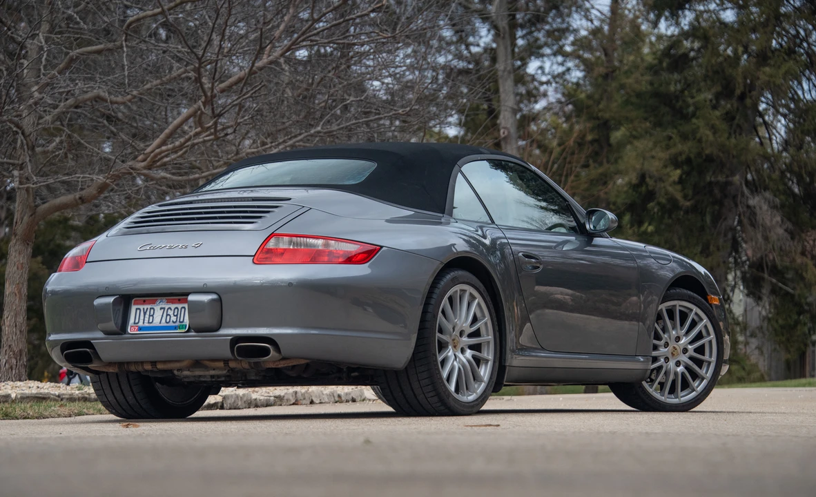 2006 Porsche 997 Carrera 4 - Image 16 of 31