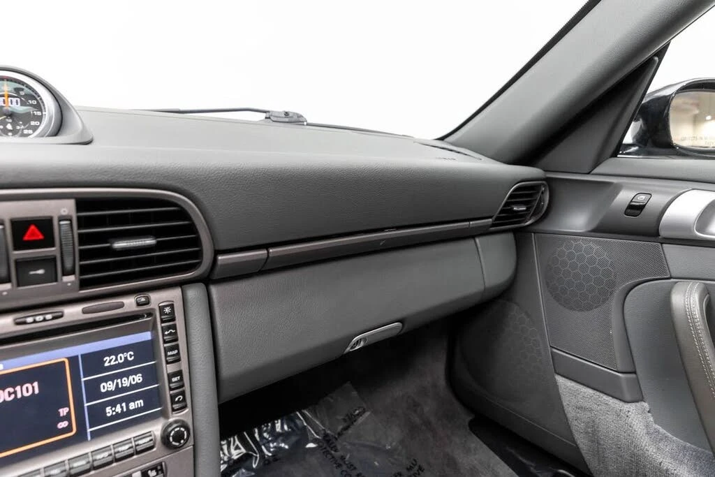 2006 Porsche 997 Carrera 4 - Image 22 of 31