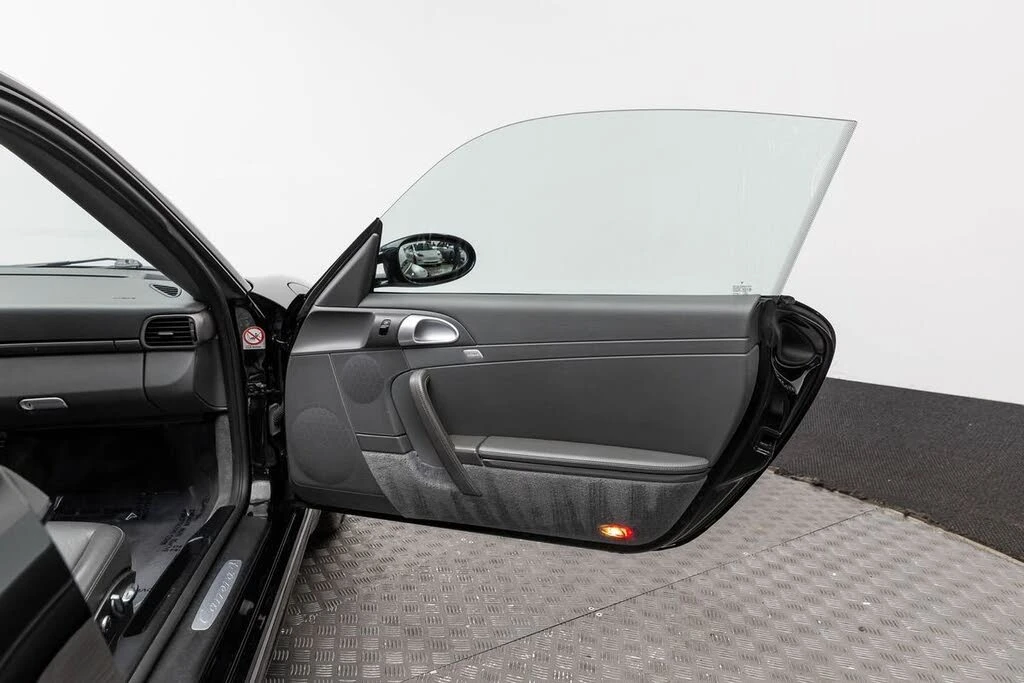 2006 Porsche 997 Carrera 4 - Image 11 of 31