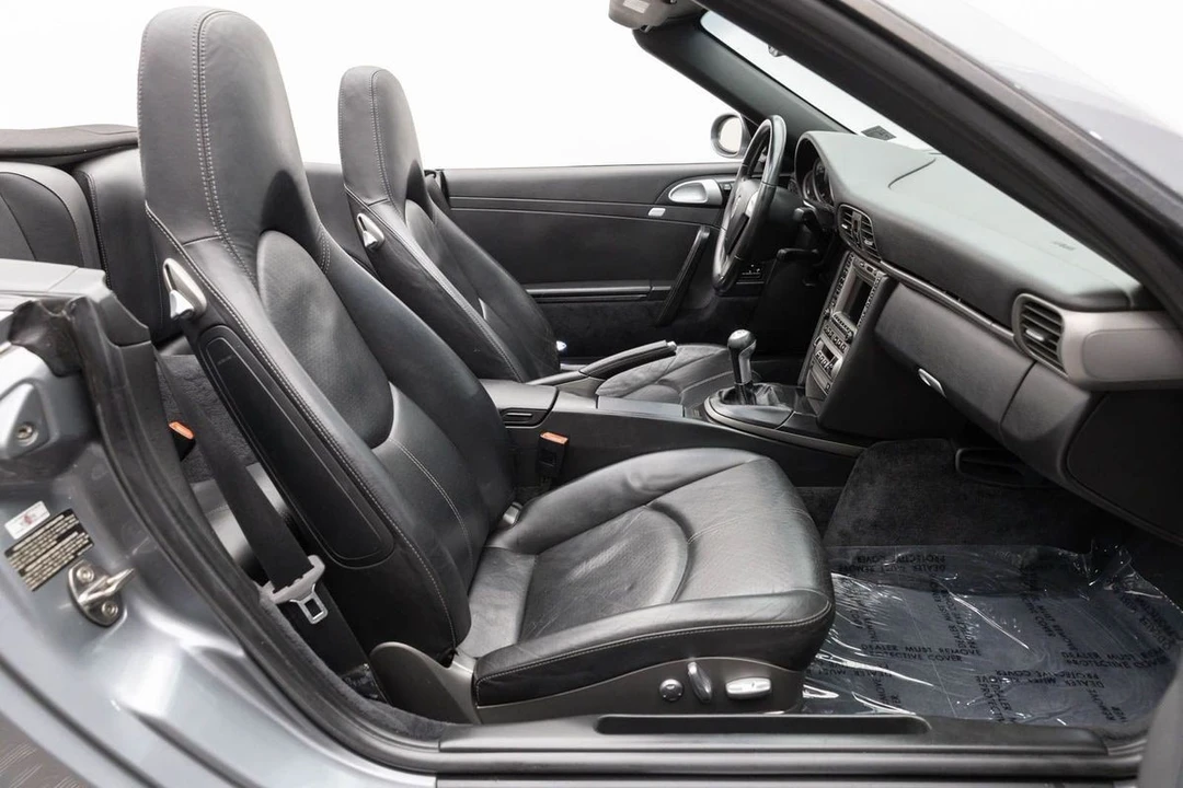 2006 Porsche 997 Carrera 4 - Image 14 of 31